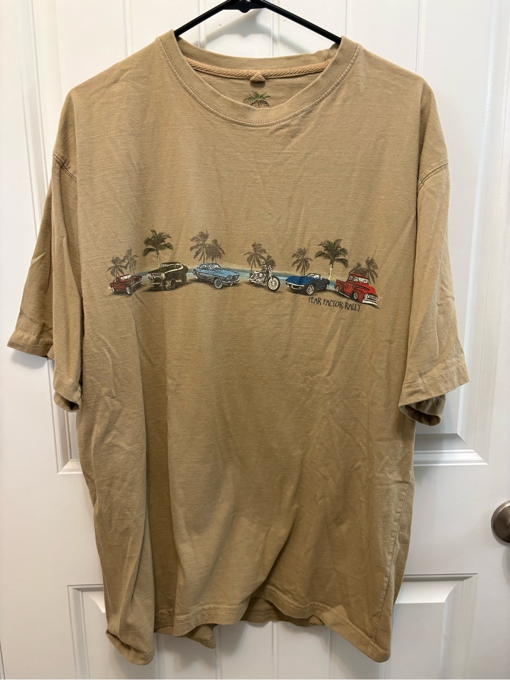 Newport Blue Men's Tan Graphic Short-Sleeve Shirt - Vintage Car Print. Size XL.